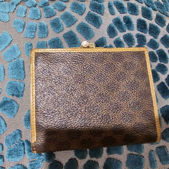 Authentic Celine Kiss lock wallet - Picture 7 of 8